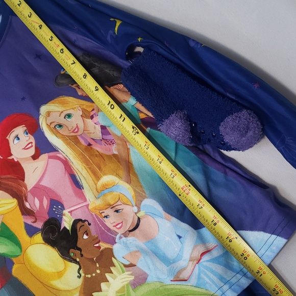 NEW Disney Princess PJ Set with socks Size 8 - Picture 5 of 5